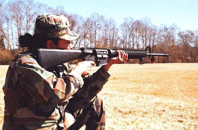 G.I. Jane: Pentagonul a autorizat oficial participarea femeilor la misiuni de lupta