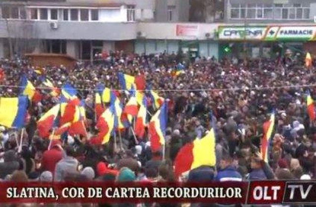 [VIDEO] Slatina, in Cartea Recordurilor: 7.000 de oameni au cantat imnul Romaniei