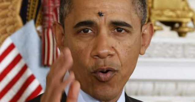  Video  Barack Obama, deranjat din nou de o musca in timpul unui discurs