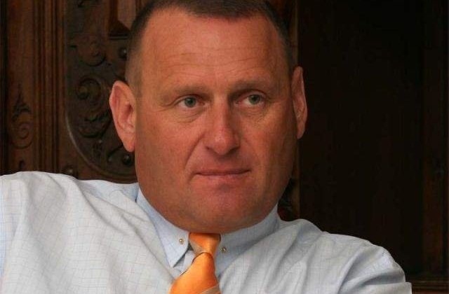 Viorel Cataramă s-a ales cu dosar penal după ce a îmbrațișat mai multe persoane bolnave de Covid-19