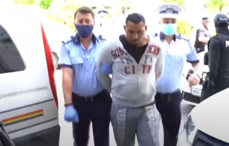VIDEO Doi bărbați au fost bătuți cu bestialitate și tăiați cu sabia: „La față era vai de el”