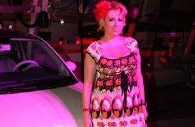 Oana Roman, stransa de gat intr-un club de fite