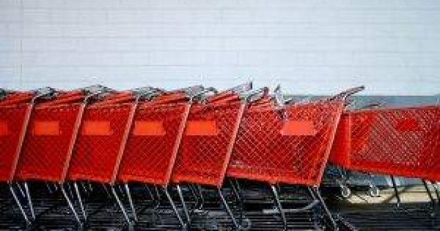 Maghiarii nu mai au bani de shopping