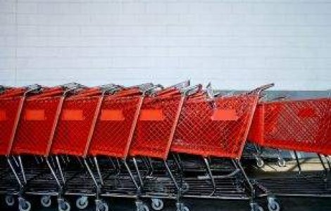 Maghiarii nu mai au bani de shopping