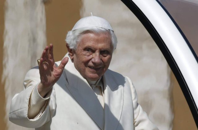 Papa ii indeamna pe catolici sa dialogheze cu respect pe retelele de socializare