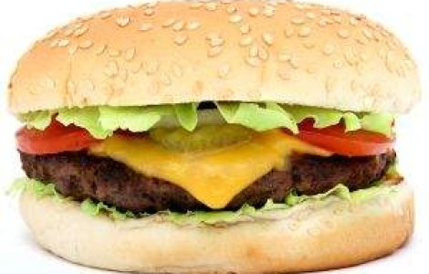 Cat succes are McDonald`s la noi: 140.000 de romani mananca zilnic la "Mac"