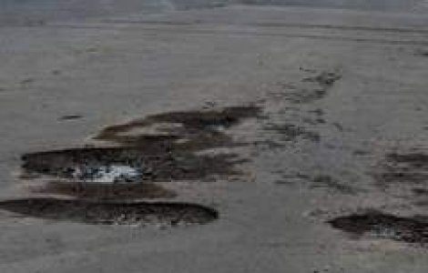 Bulgaria: Partea romaneasca a podului Giurgiu-Ruse, plina de gropi enorme