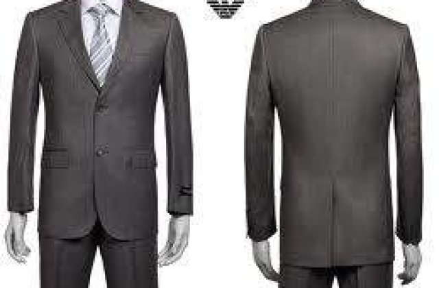 Jaf cu STIL: Haine Armani de 2 mil. euro, furate de romani dintr-un depozit