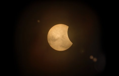 Anul în care luna a dispărut de pe cer. Care este explicația specialiștilor