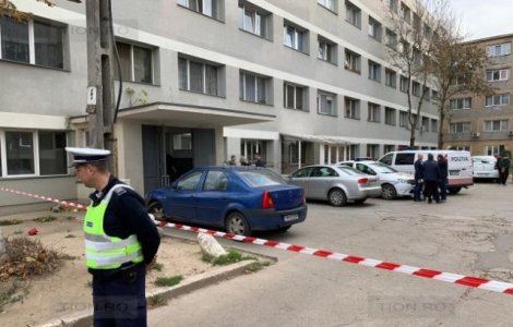 Un copil de 2 ani a murit după ce a căzut de la etajul 5 al unui bloc