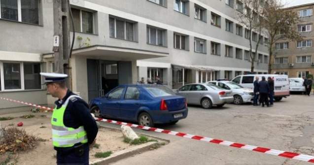 Un copil de 2 ani a murit după ce a căzut de la etajul 5 al unui bloc. Autoritățile au deschis o anchetă