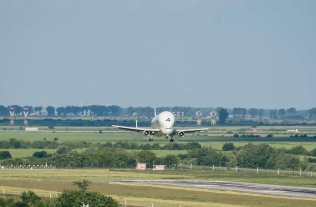 Ce reguli se vor aplica pe Aeroportul Otopeni - corturi de așteptare și purtarea obligatorie a măștii