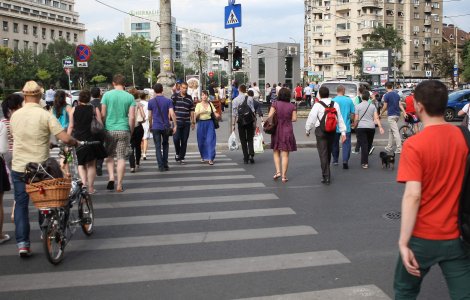 Rafila, surprins de realitate: Mai mulți oameni pe străzi, mai puține cazuri