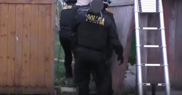 Tânără din Timișoara, suspectată de propagandă teroristă. Ce a descoperit DIICOT