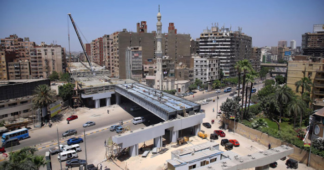 FOTO Pod rutier lipit de locuințele oamenilor