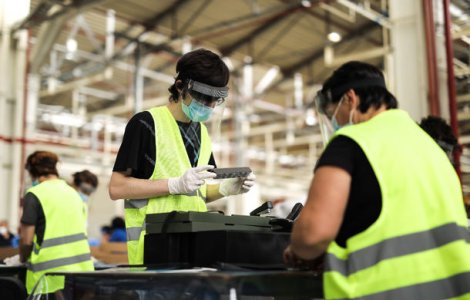 Ford a donat 22.000 de viziere produse la uzina de la Craiova