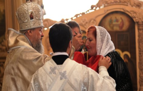 Biserica a decis: Nu acceptă pahar și linguriță de unică folosință