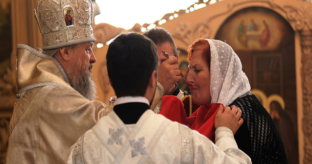 Biserica a decis: Nu acceptă pahar și linguriță de unică folosință