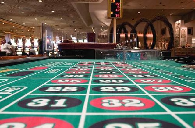 Cat cheltuie romanii la cazinou