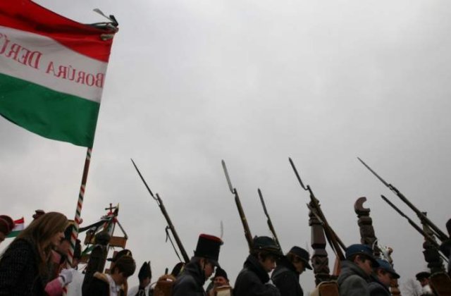 Problema Autonomiei: Romanii le cer ungurilor respectarea Constitutiei