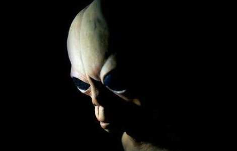 Sotia noului premier japonez sustine ca a fost rapita de extraterestri