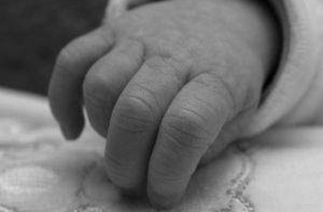 Spitalul Judetean Buzau: Copii LEGATI de paturi de catre infirmiere