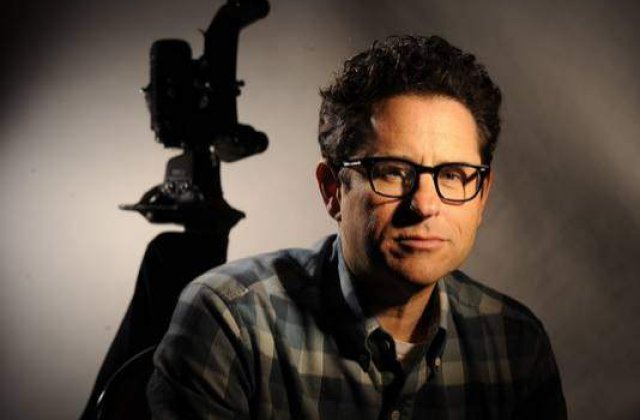 J.J. Abrams vorbeste despre "Razboiul Stelelor"