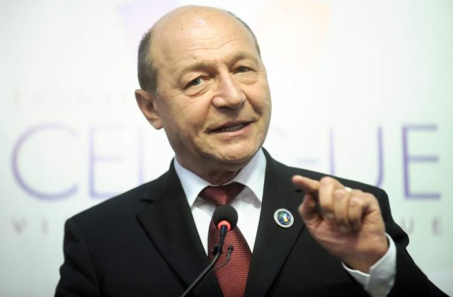 Basescu, catre primarita din Lima: Sa castigati, ca si mine, batalia cu sistemul