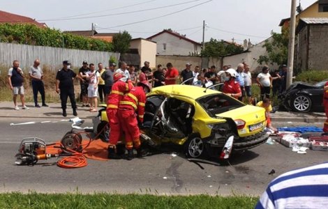 FOTO Patru persoane, printre care și un copil de șapte ani, au murit într-un accident rutier la Craiova