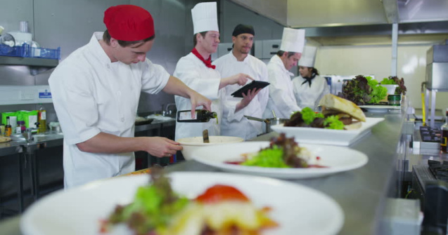  Top  Secretele celor mai buni bucătari: 7 trucuri simple pentru minuni culinare