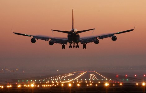 Prețurile călătoriilor aeriene explodează. Bilet de 7.000 de dolari între orașe