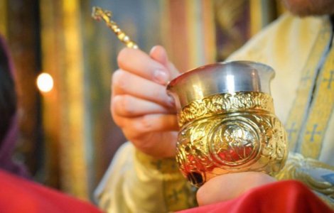 Dosarul împărtășaniei cu o singură linguriță, clasat de Parchet