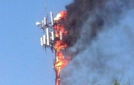 Știrile false, pericol real: conspiraționiștii dau foc turnurilor de rețea 5G