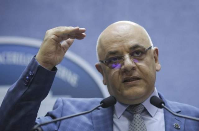 Arafat &icirc;ndeamnă la purtarea măștii: &bdquo;Dacă un purtător de Covid-19 nu poartă mască, riscul de infectare este de 70%&rdquo;