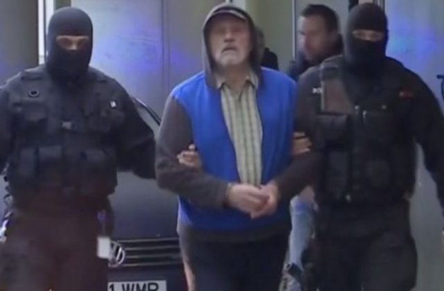 Dincă acuză că a fost amenințat cu moartea pentru a recunoaște că le-a ucis pe fete