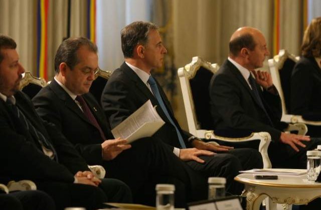 Criza Coalitiei continua: Boc insista pe asumarea raspunderii, Geoana aduce amendamente