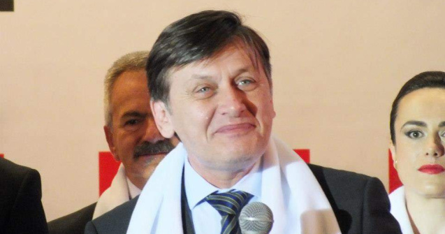 Antonescu, despre raportul MCV: La prima vedere e scris mic, trebuie sa-mi pun ochelarii sa-l citesc