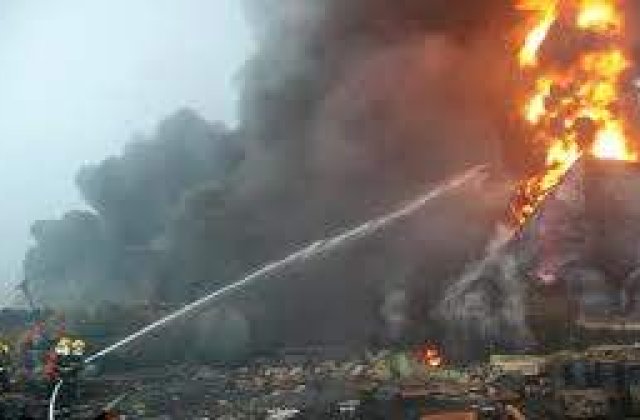 Un camion cu petarde a explodat in China: Cel putin 26 de morti