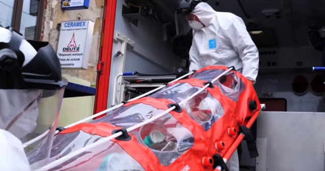 Un bărbat din Iași ar fi murit de frică, după ce a văzut izoleta la poartă