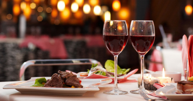 Metoda inedită prin care un cuplu a luat masa în oraș, în ciuda restricțiilor