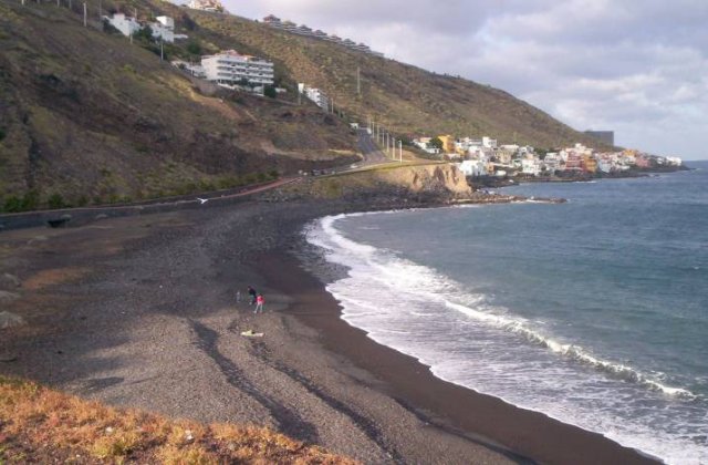 Prima plajă din Spania se redeschide cu program limitat, acces restrâns și rezervare online