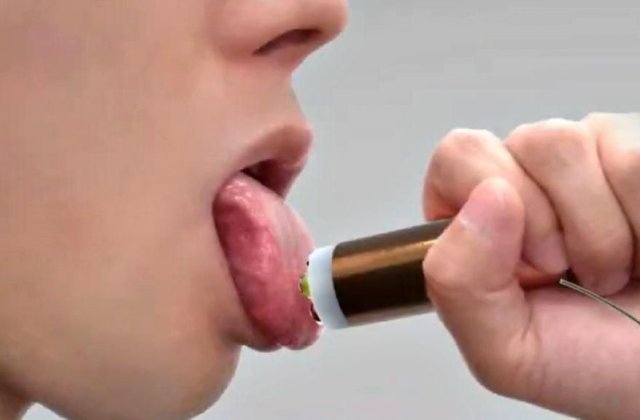 VIDEO Acest ecran te va ajuta să simți gusturi ale m&acirc;ncărurilor de pe internet