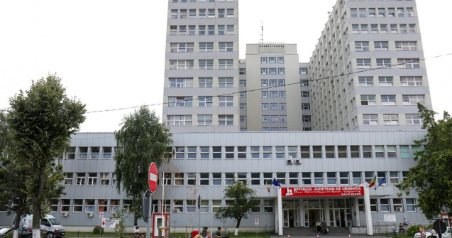 Un băiețel de doi ani, călcat de mașină chiar în curtea casei, a murit la spital