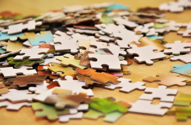 Cât de importante sunt jocurile educative în viața celor mici