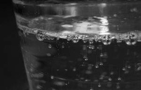 Cutremurator: Tanara de 20 de ani, marcata pe viata dupa ce a fost atacata cu acid