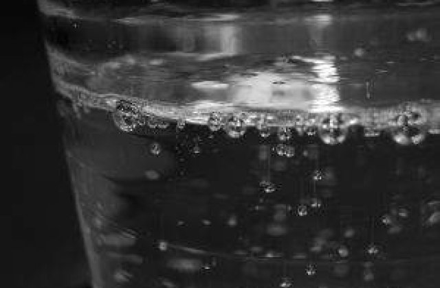 Cutremurator: Tanara de 20 de ani, marcata pe viata dupa ce a fost atacata cu acid