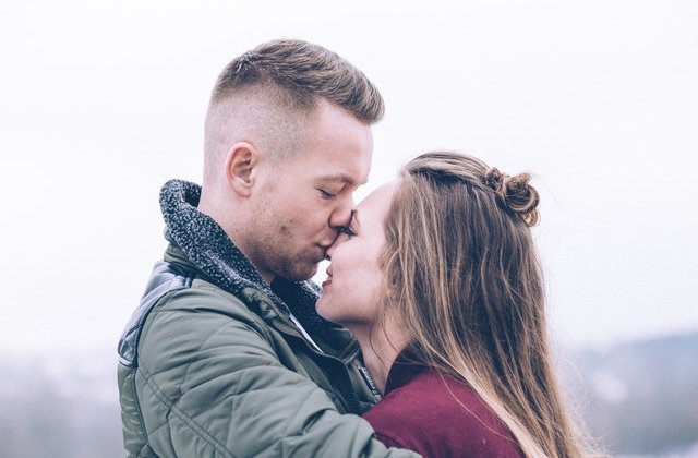 Țara care și-a deschis granițele pentru cuplurile despărțite de COVID-19