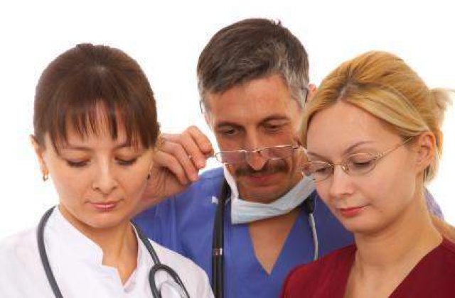 Medicii pleaca in strainatate pentru salarii mai mari