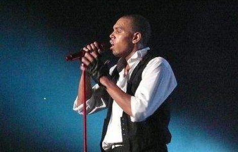 Chris Brown, pe lista vedetelor care vor concerta la Viena in memoria lui Michael Jackson