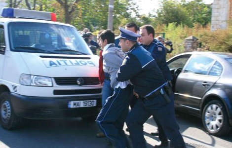 Idei prezidentiale: Politistii, recompensati cu 5% din vanzarea produselor confiscate